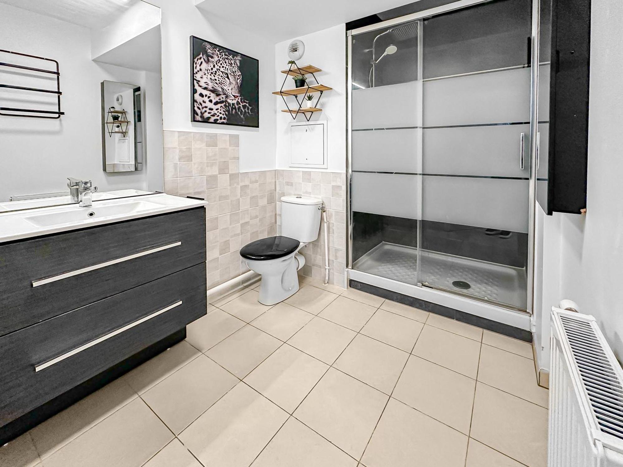 Apartamento Le Prestige Terrasse-Cocon Familial Cosy, Billard & Jacuzzi Avec Vue Sur Paris Le Blanc-Mesnil Exterior foto