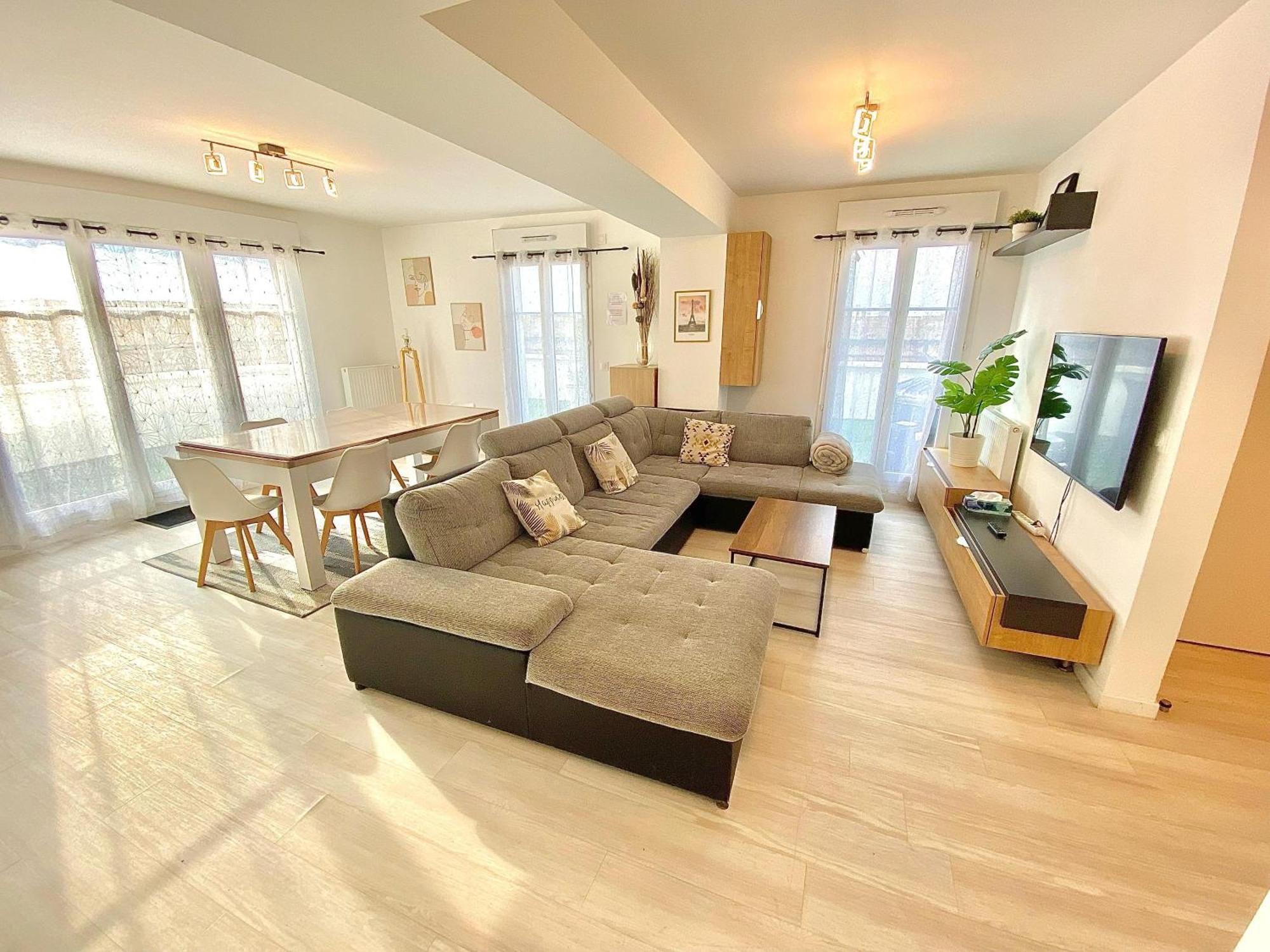 Apartamento Le Prestige Terrasse-Cocon Familial Cosy, Billard & Jacuzzi Avec Vue Sur Paris Le Blanc-Mesnil Exterior foto